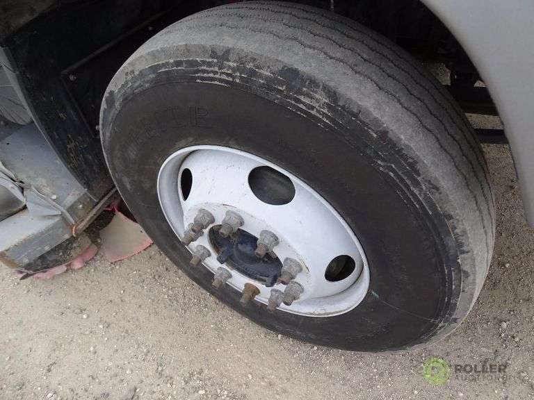 2004 TENNANT CENTURION Street Sweeper, Mounted On GMC T7500 Chassis