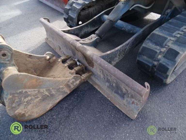 Yanmar B272B Crawler Excavator, Diesel Engine With Backhoe and Rubber