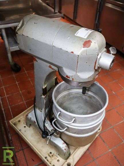 American Eagle AE-20 20 Quart Mixer With Accessories - Roller Auctions