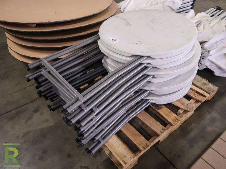 (11) 32" Round Tables - Roller Auctions