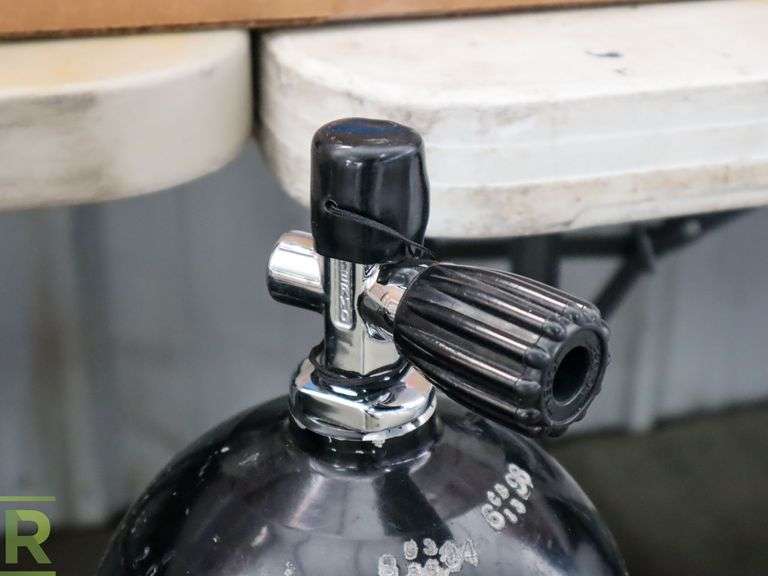 LUXFER 80 Aluminum Air Cylinders, Black Roller Auctions