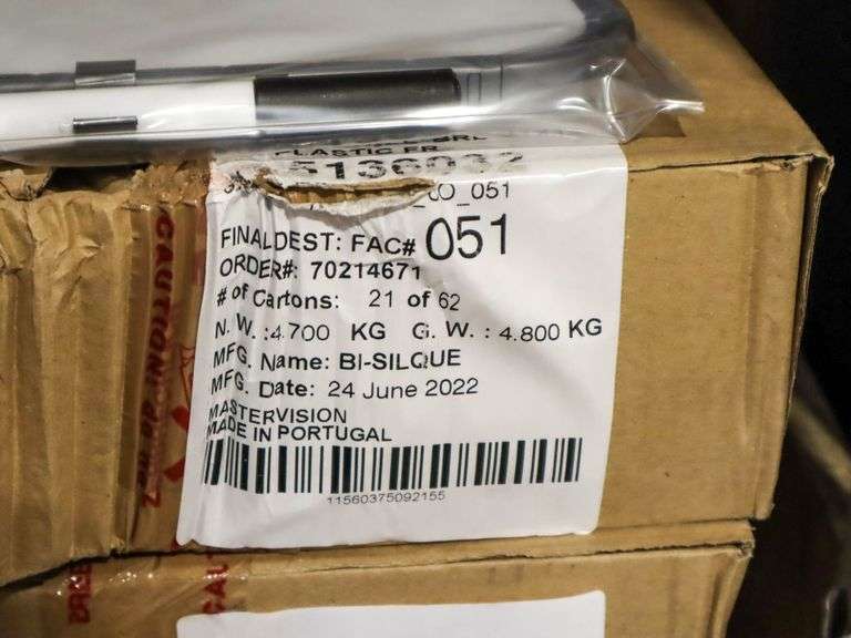 (4) Boxes of 6 Mastervision Whiteboards - Roller Auctions