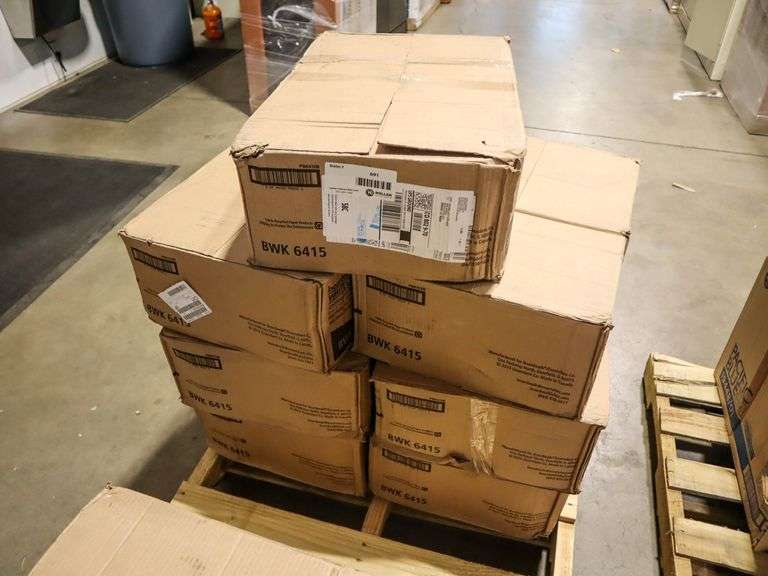 (7) Boxes Of Boardwalk BWK6415 Center Pull Towels - Roller Auctions