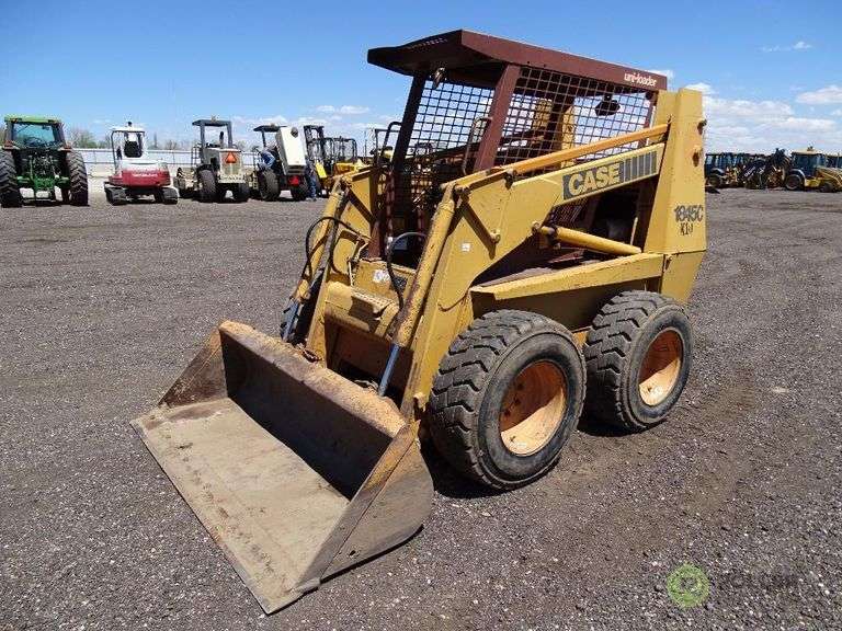 Case 1845C Skid Steer Loader, Auxiliary Hydraulics, 72in Bucket, 1216.5 Tires , Hour Meter