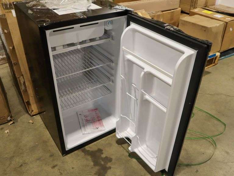 Alera ALERF333B Refrigerator - Roller Auctions