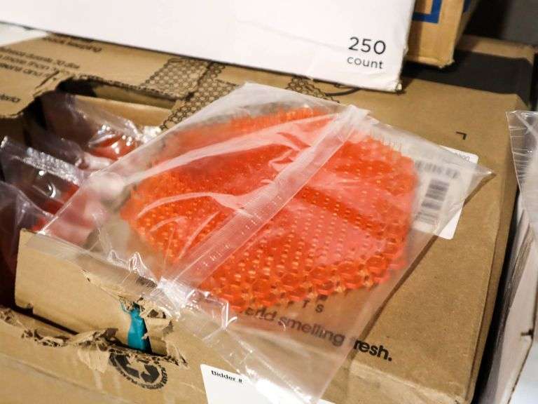 Toilet Seat Covers And Urinal Screens - Roller Auctions
