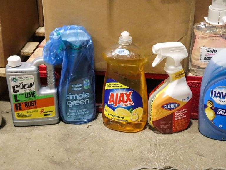 Pallet Of Cleaning Supplies - Roller Auctions