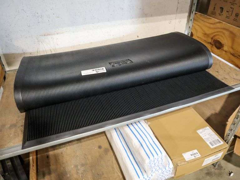 Fingertip Giant 3672 Door Mat - Roller Auctions