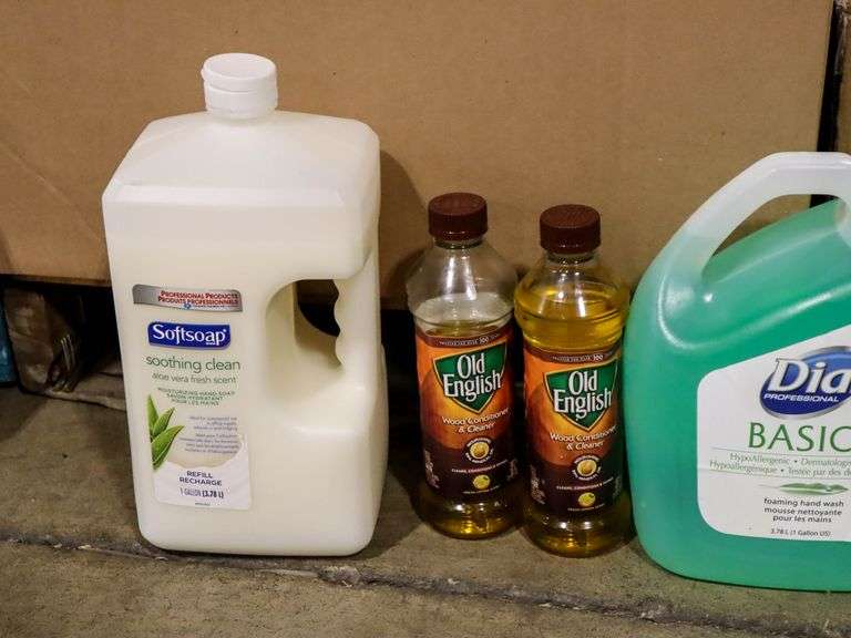 Pallet Of Cleaning Supplies - Roller Auctions