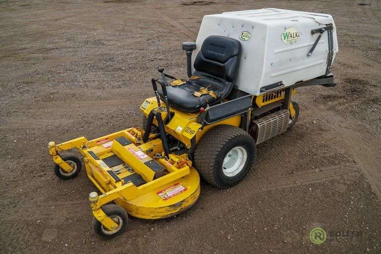 2001 Walker MTGHS RideOn Mower, 20 HP Gas Engine, 42in Deck, Catcher