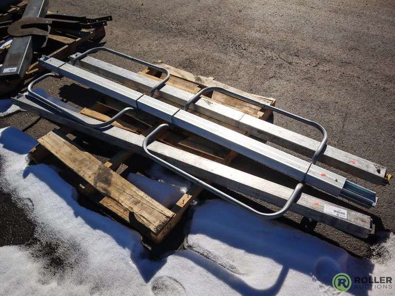 (3) ETrack Trailer Load Bars Roller Auction