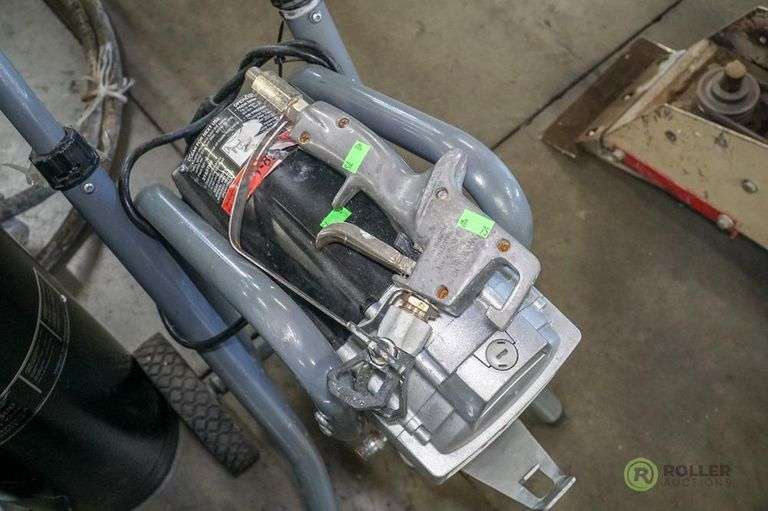 Spray Tech 1620 Paint Sprayer, Electric With Gun Roller Auctions