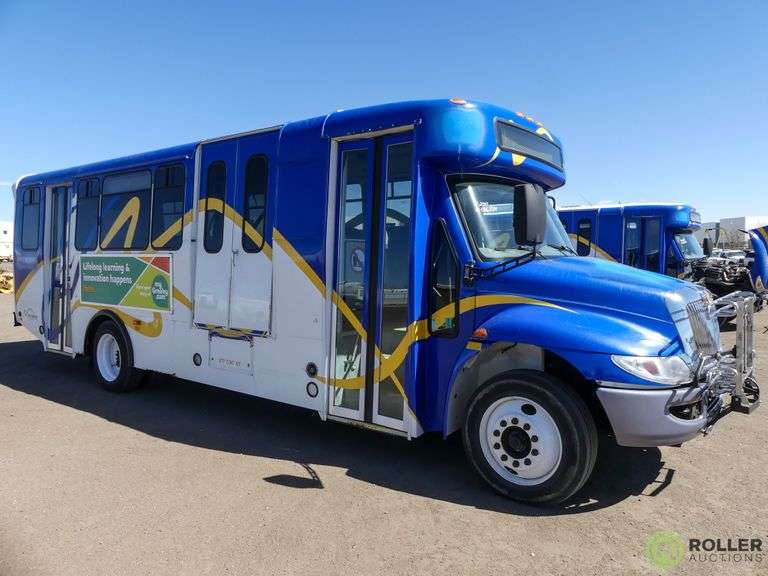 2011 International Champion Hybrid RWD 23Passenger Shuttle Bus