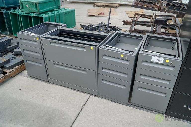  3 3 Drawer And 1 2 Drawer Under Counter File Cabinets Roller Auction
