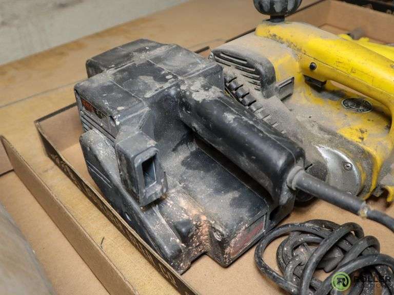 DeWalt DW430 (Missing Plug) and Skil 7313 Belt Sanders Roller Auctions