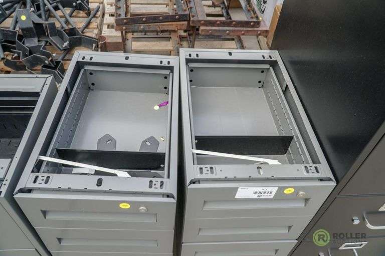  3 3 Drawer And 1 2 Drawer Under Counter File Cabinets Roller Auction