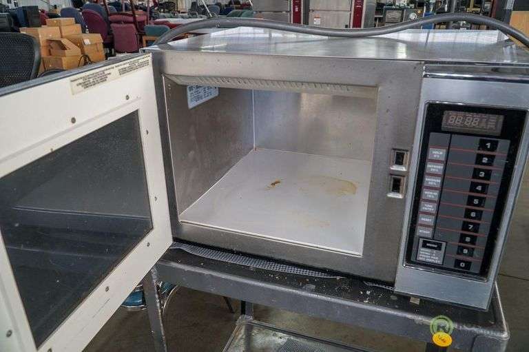 Amana RFS9MP2 Microwave Oven w/ Cart Roller Auctions