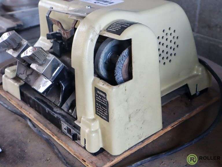iLco 025 Manual Key Cutting Machine Roller Auctions