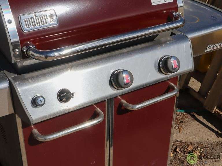 er Genesis 3Burner Propane Grill on Casters Roller Auctions