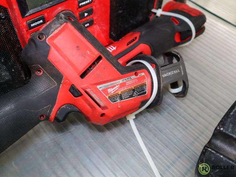 Milwaukee 252020 Reciprocating Saw, 252520 Multitool and 289020