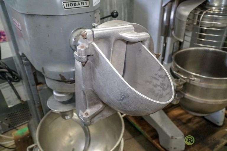 Hobart H600 60qt Mixer with Bowl, Hook and Cheese Grater Pelican Head Attachment, 208V Roller