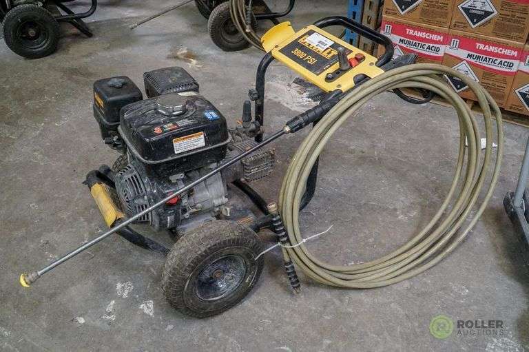 DeWalt DWPW3835 Pressure Washer, Honda GX270 Gas Engine, 3800PSI With