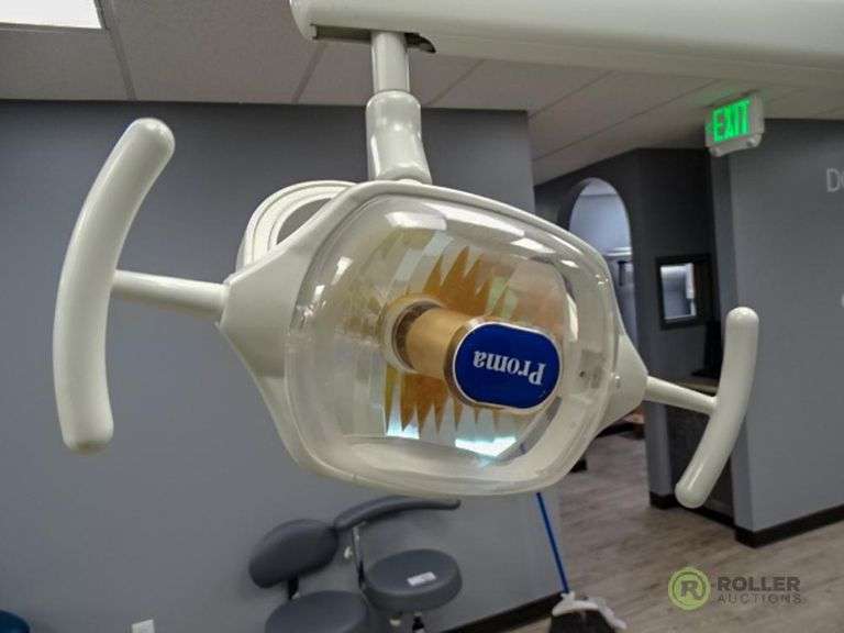 Proma Adjustable Dental Light With Ceiling Mount Roller Auctions