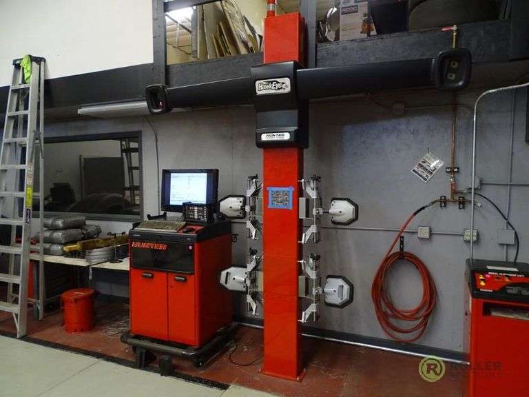 Hunter Hawkeye Fixed 233541 Precision Wheel Alignment Machine with