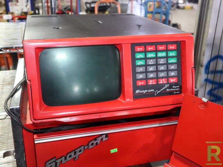 Snap On MT1665 Digital Oscilloscope on Rolling Cart With Rolling Manual Tray Roller Auctions
