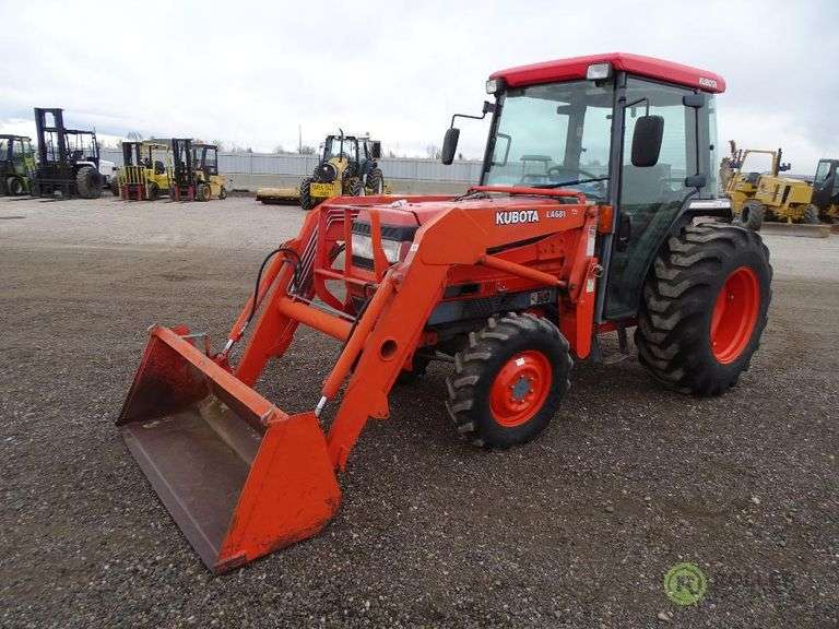 Kubota L4310 4WD Tractor/Loader, Hydrostatic, Enclosed Cab, 3Pt, PTO