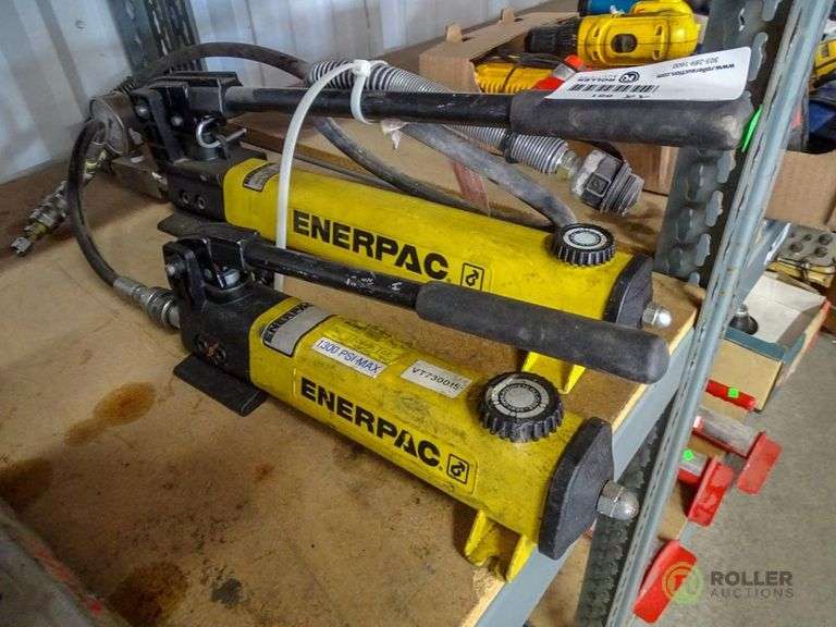 (2) Enerpac P142 & P392 Hydraulic Hand Pumps Roller Auctions