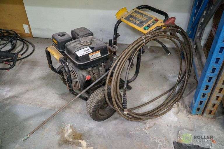 DeWalt DWPW3835 Pressure Washer, Honda GX270 Gas Engine, 3800PSI With