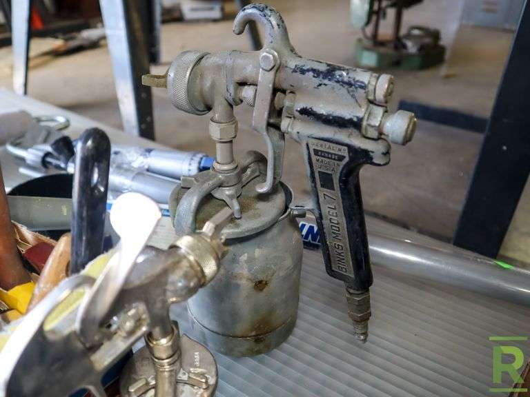 Krause and Becker Airless Paint Sprayer, Brushes, (2) Pneumatic