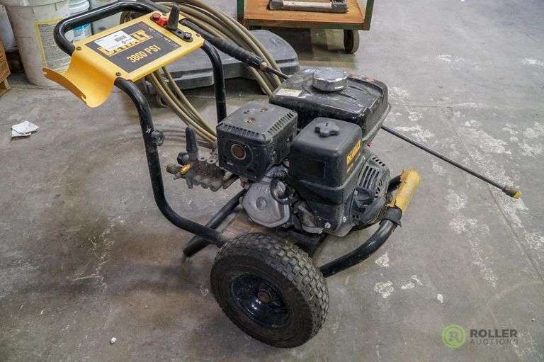 DeWalt DWPW3835 Pressure Washer, Honda GX270 Gas Engine, 3800PSI With