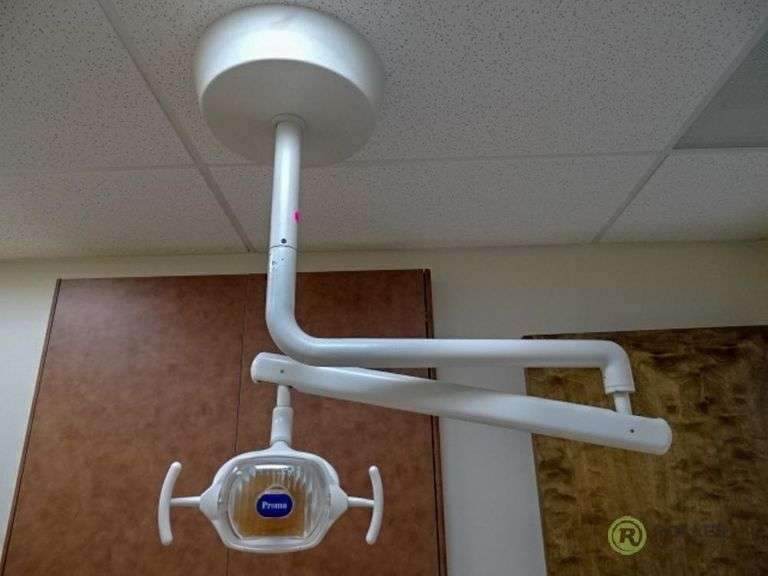 Proma Adjustable Dental Light With Ceiling Mount Roller Auctions