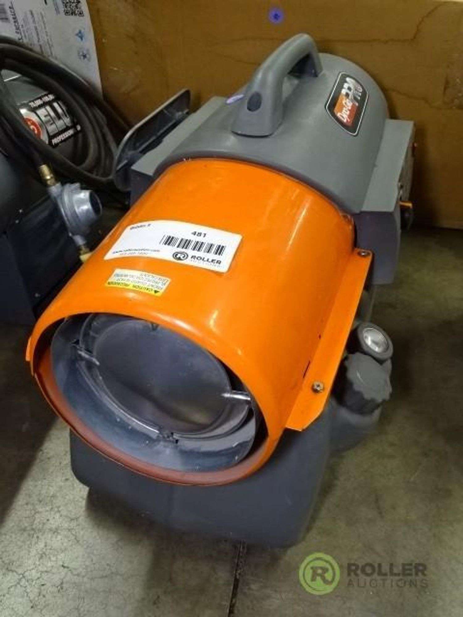 Dyna-Glow Pro RMC-KFA70TDGP Kerosene Heater, 70000-BTU - Roller Auctions