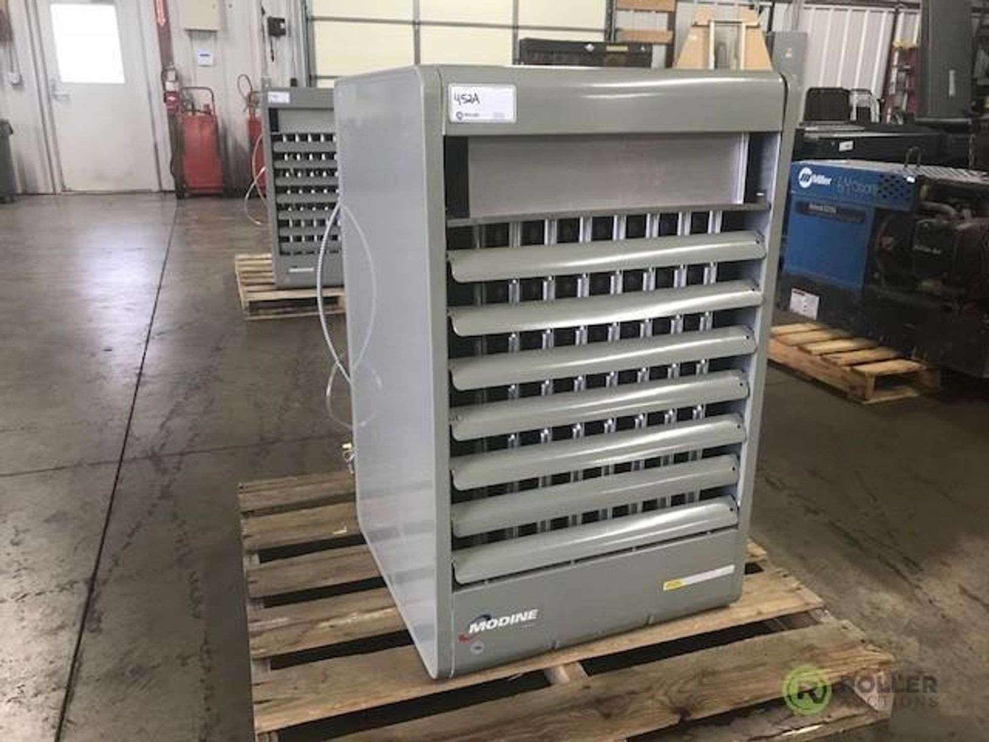 Modine PDP AEO130SBAN Industrial / Commercial Warehouse Heater, 250,000  BTU, Natural Gas - Roller Auctions