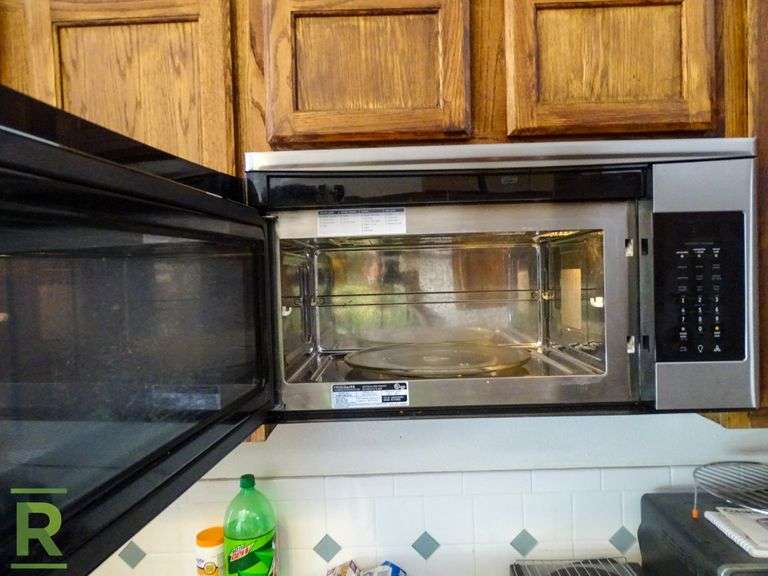 Frigidaire FGMV154CLFA Above Stove Mounted Microwave Roller Auctions