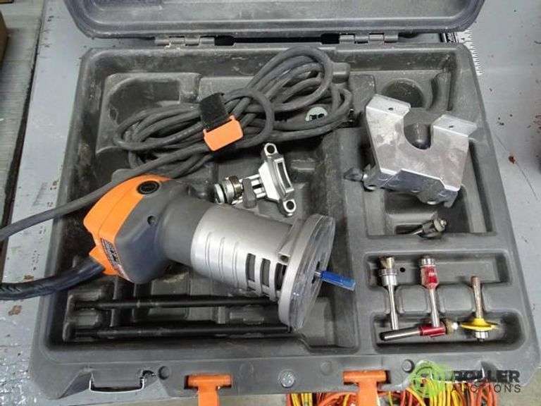 Ridgid R2400 Laminate Trim Router 