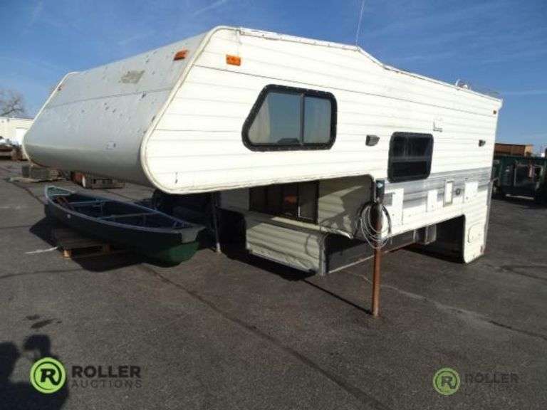 Fleetwood Caribou Truck Camper Shower, Kitchen, Oven, Microwave