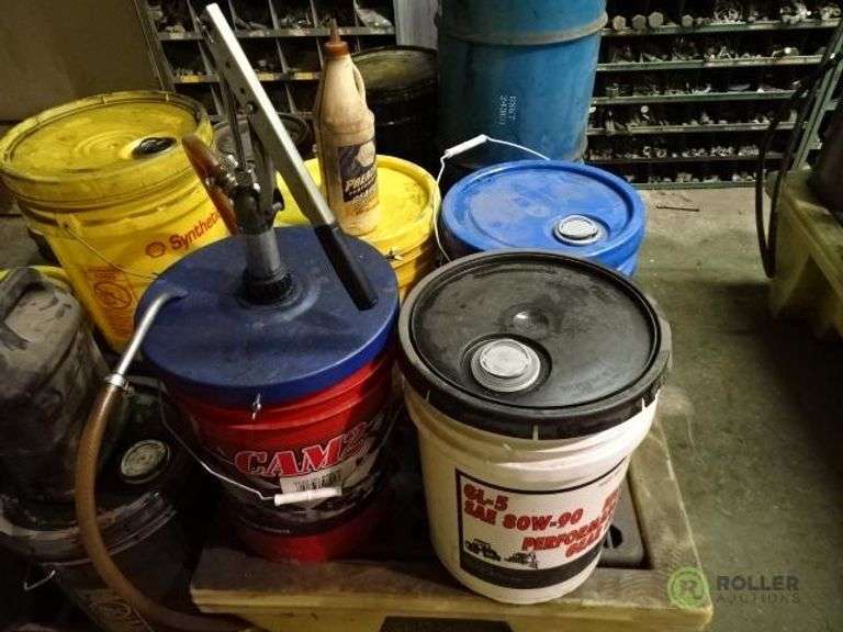 (4) 5Gallon Buckets of Assorted Gear Oil (Partials0 Roller Auctions