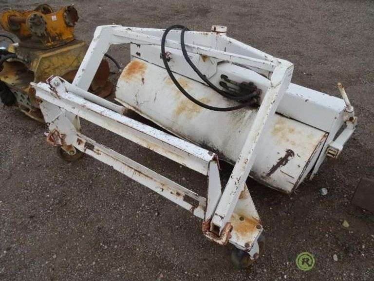 66in Bobcat Angle Hydraulic Broom Attachment To Fit Skid Steer Loader