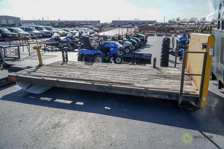 168in x 90in Wood Deck Flatbed With Headache Rack Roller Auctions