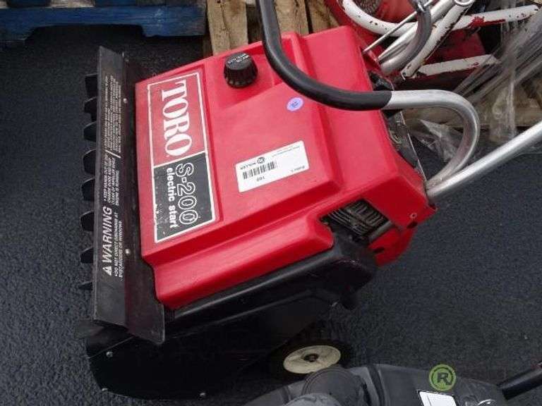 Toro S200 Snowblower,Gas, Electric Start Roller Auctions