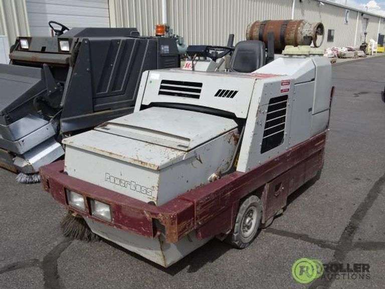 Power Boss TSS/82LD Ride On Flooir Scrubber/ Sweeper, Propane, Showing