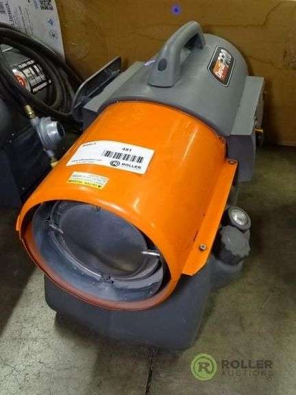 Dyna-Glow Pro RMC-KFA70TDGP Kerosene Heater, 70000-BTU - Roller Auctions
