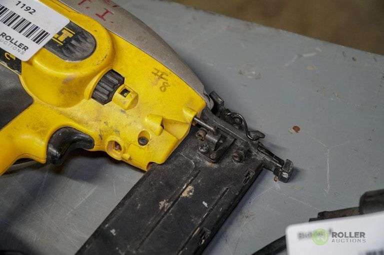 DeWalt 18Gauge Cordless Nailer With Battery and Charger Roller Auctions