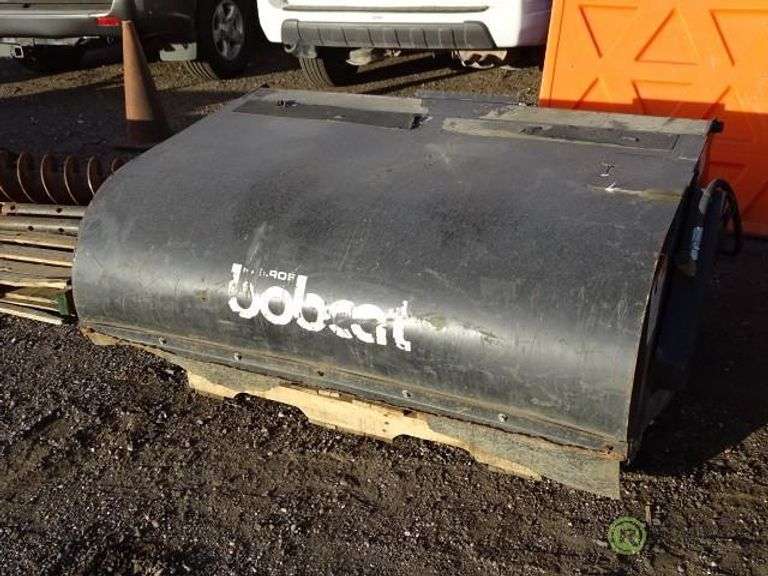 Bobcat 60in Hydraulic Broom Attachment To Fit Skid Steer Loader