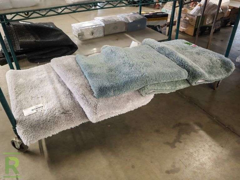 Bath Mats 1 New And 3 Open Box Roller Auctions