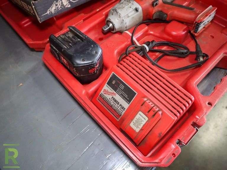 Milwaukee Impact Wrench and 062420 Hammer Drill With Case, Batteries